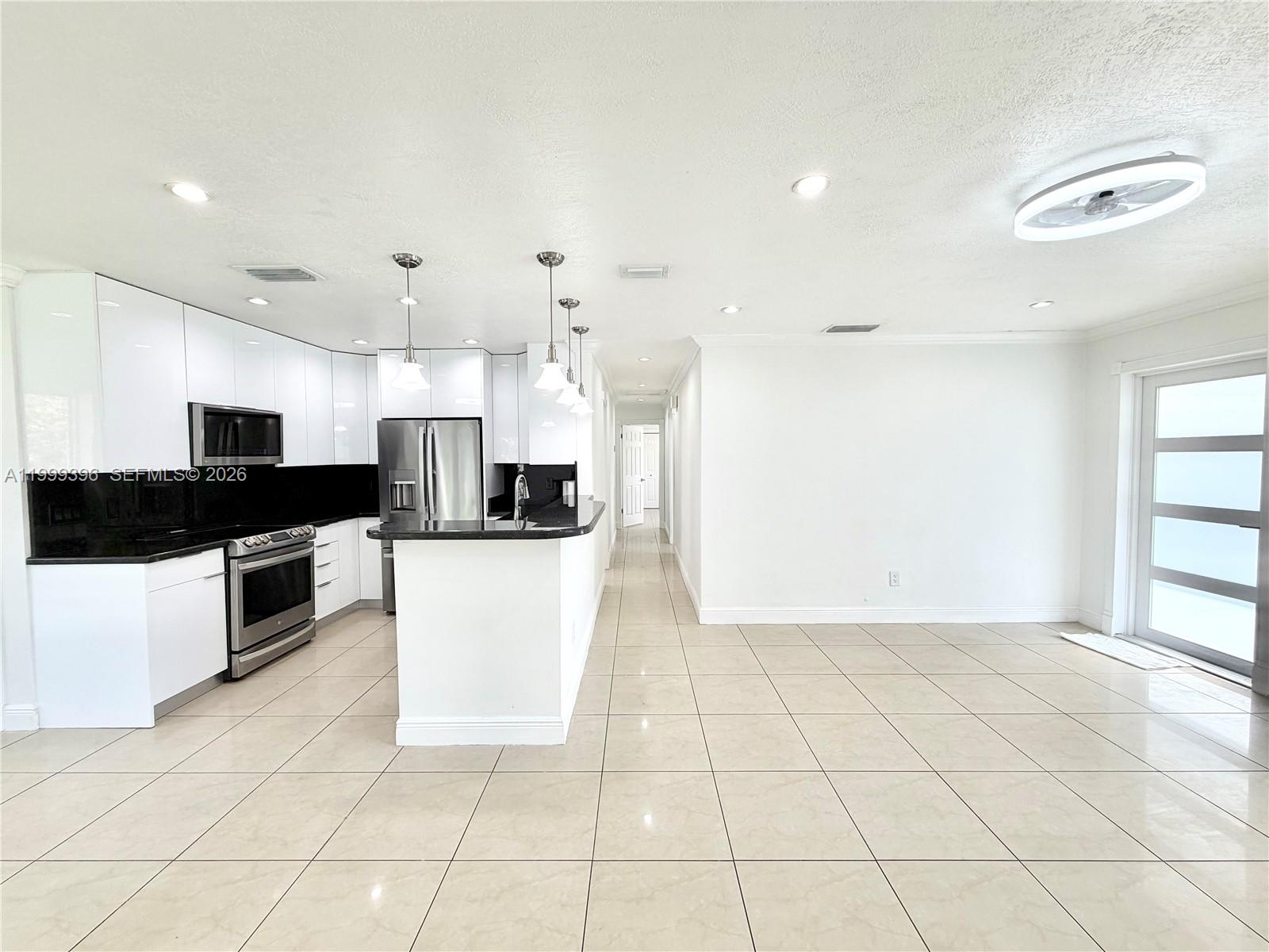 3250 SW 72th Ct Miami, FL 33155