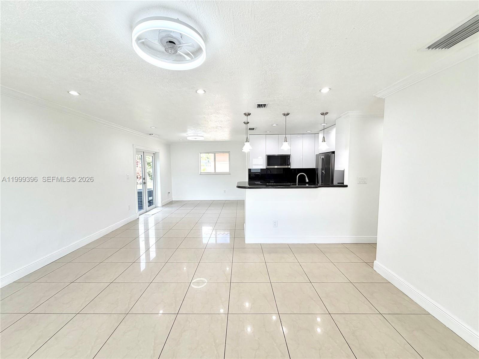 3250 SW 72th Ct Miami, FL 33155