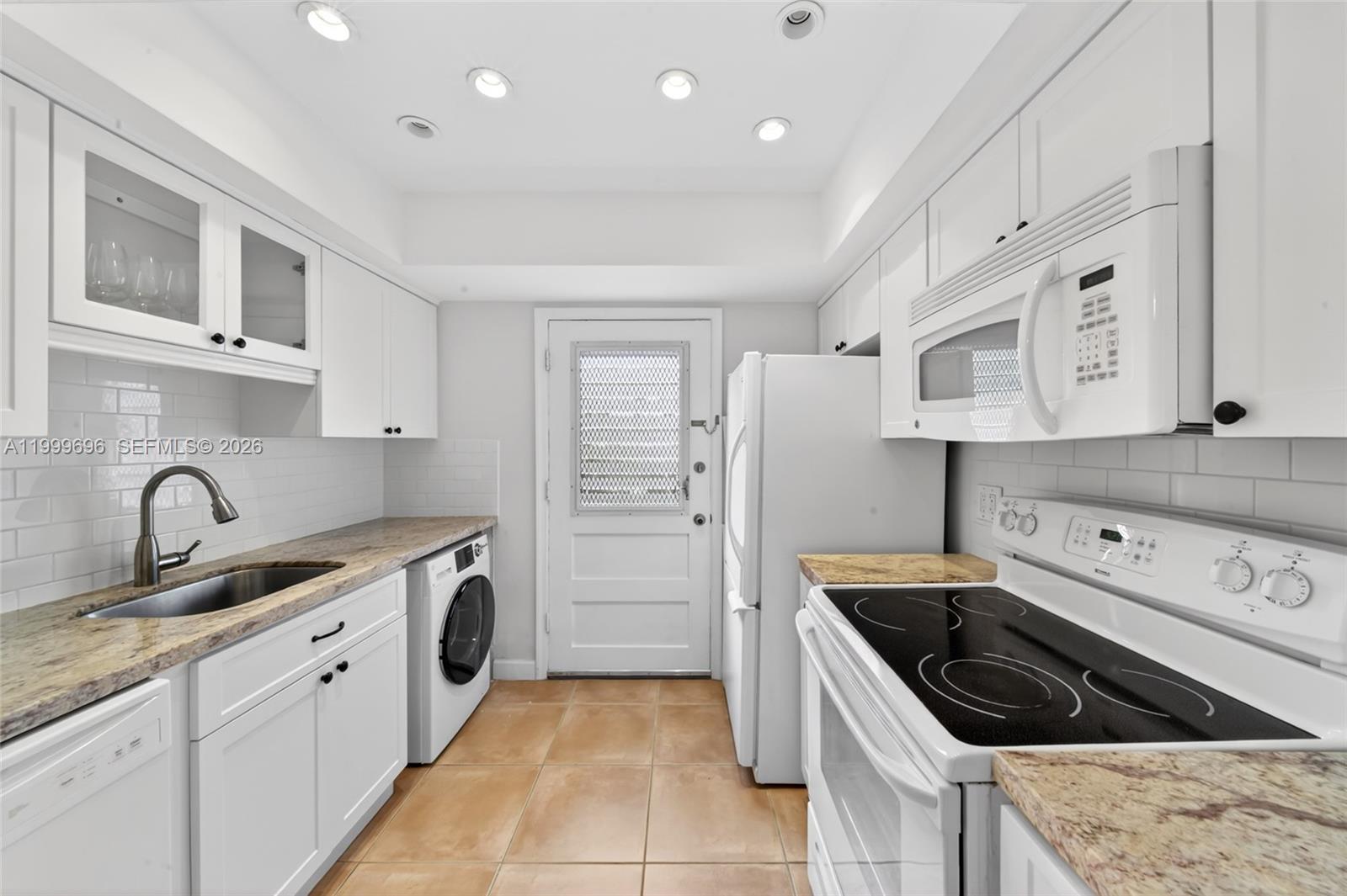 6815 Edgewater Dr #108