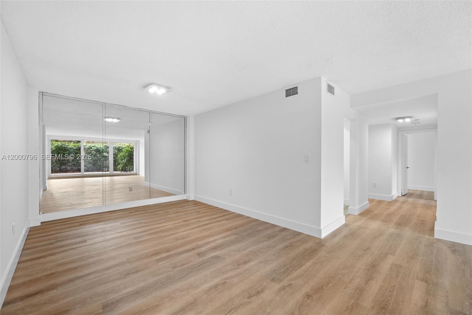 177 Ocean Ln Dr #106 Key Biscayne, FL 33149