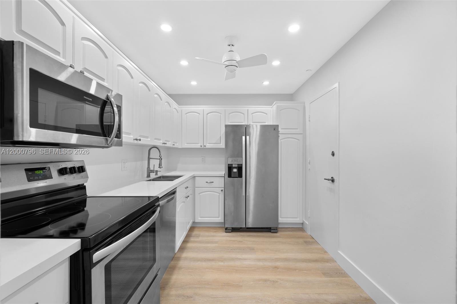 177 Ocean Ln Dr #106 Key Biscayne, FL 33149