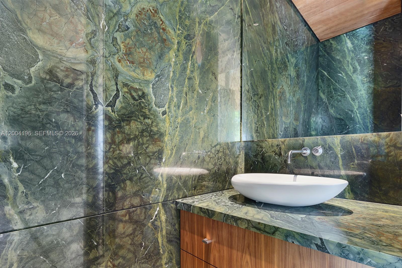 825 E Dilido Dr Miami Beach, FL 33139