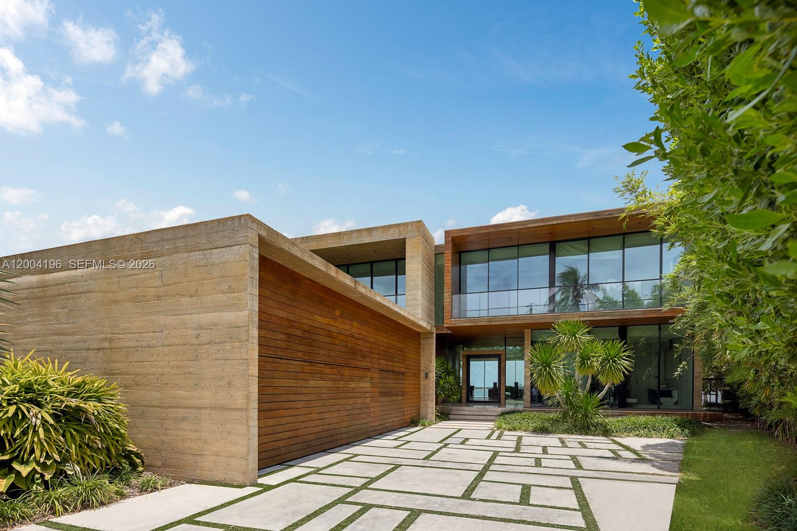 825 E Dilido Dr Miami Beach, FL 33139