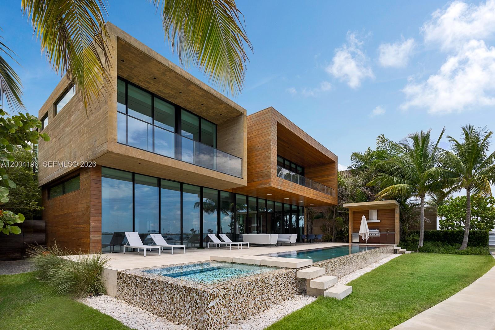 825 E Dilido Dr Miami Beach, FL 33139