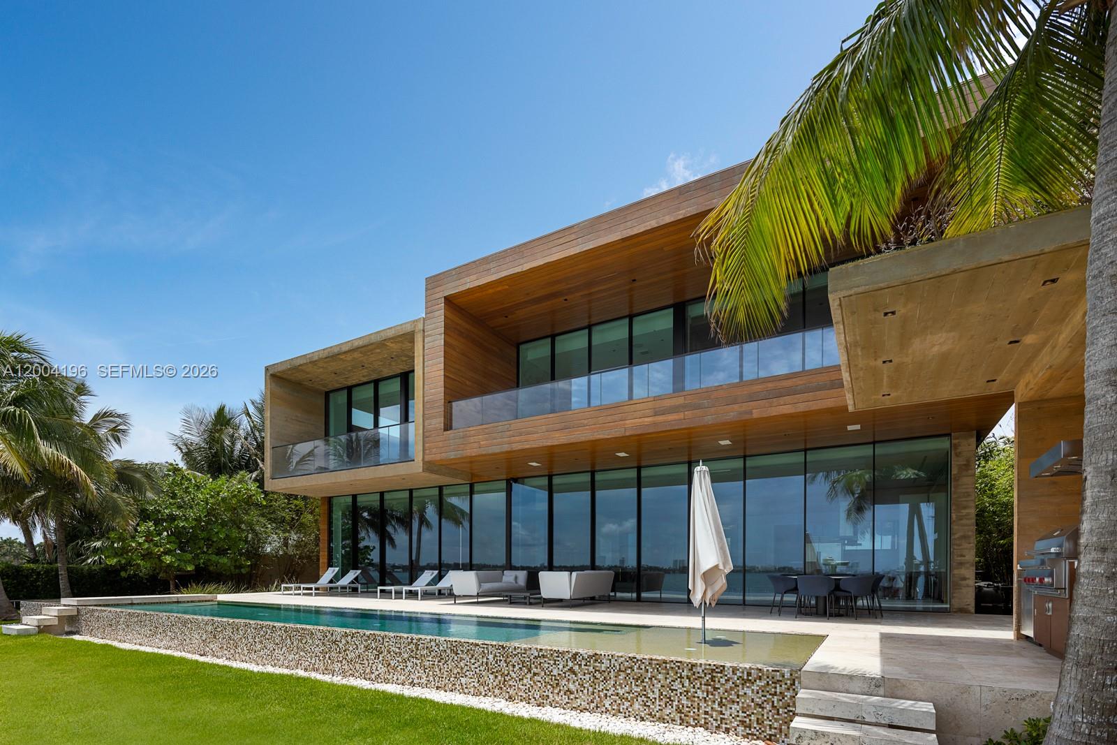 825 E Dilido Dr Miami Beach, FL 33139