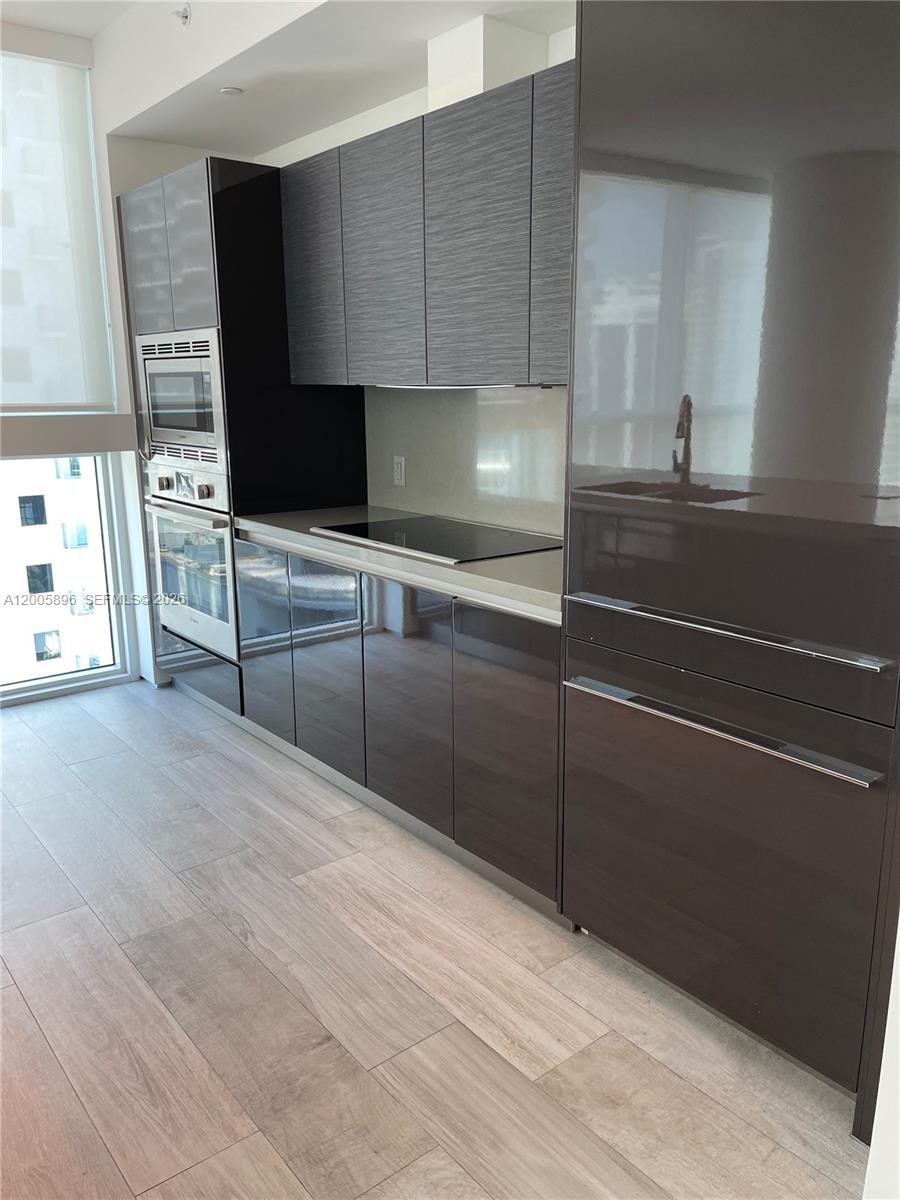 1080 Brickell Ave #2209 Miami, FL 33131