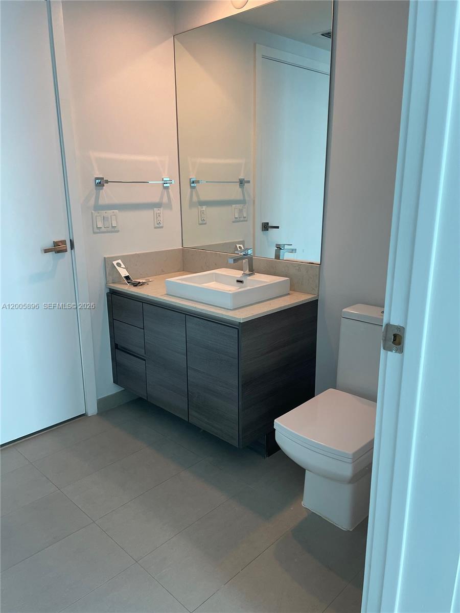 1080 Brickell Ave #2209 Miami, FL 33131