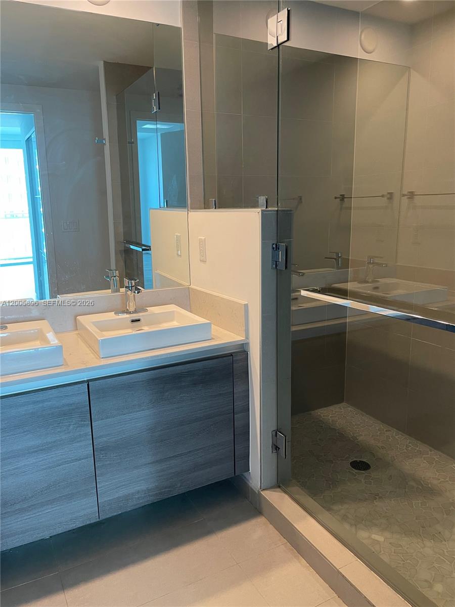 1080 Brickell Ave #2209 Miami, FL 33131