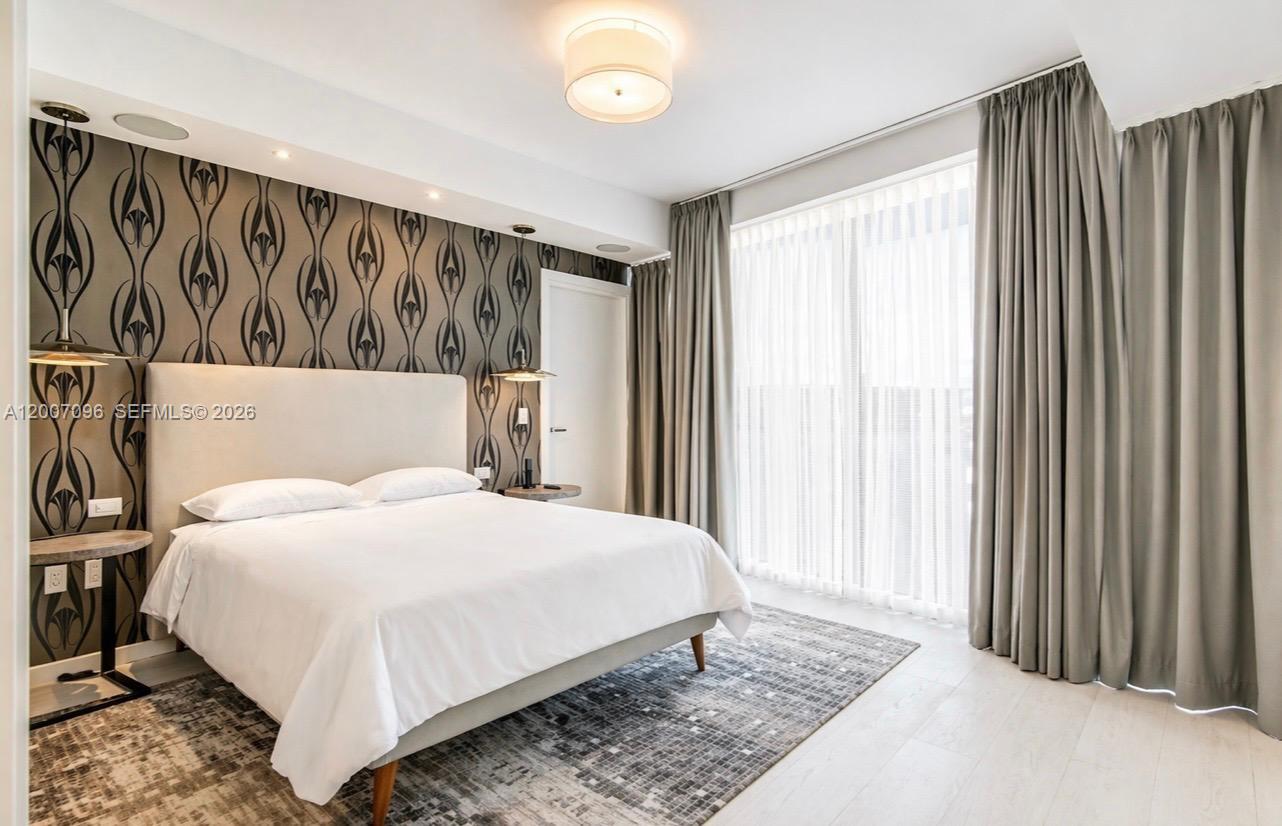 1 Collins Ave #606 Miami Beach, FL 33139