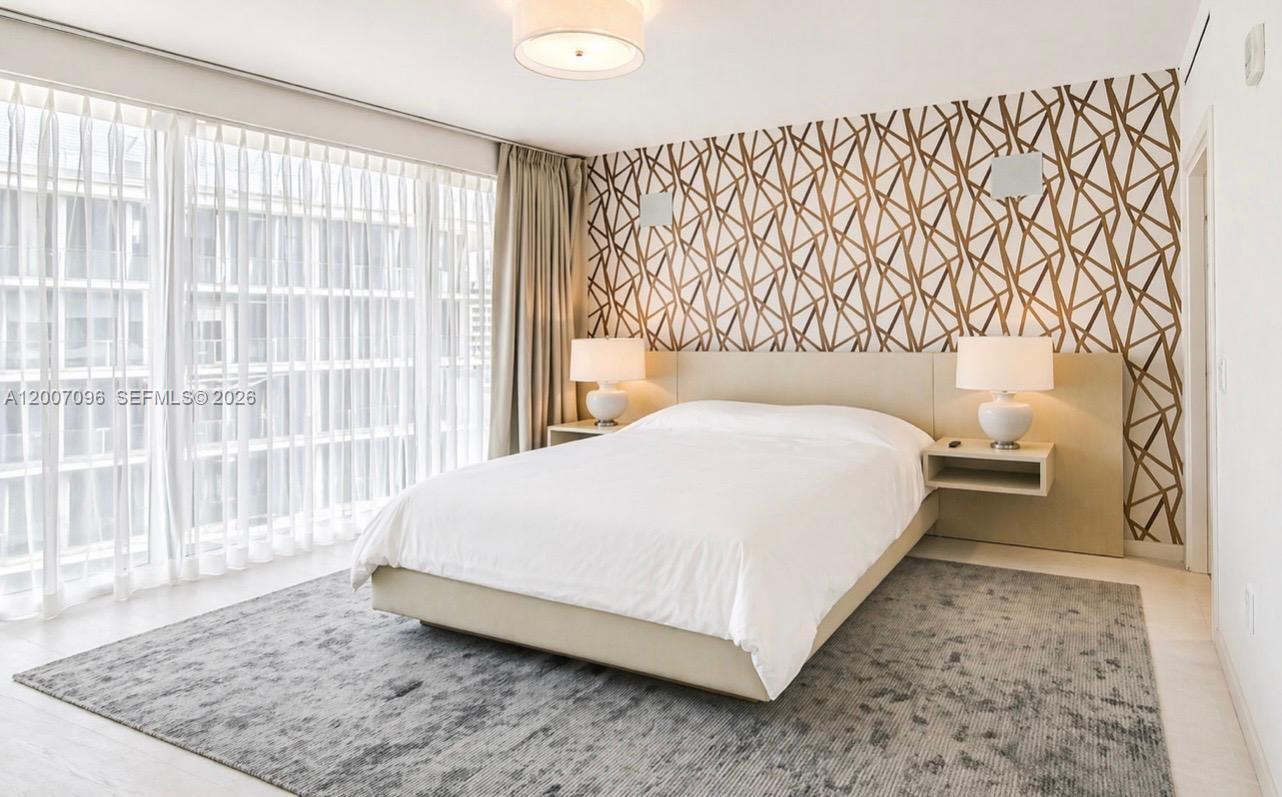 1 Collins Ave #606 Miami Beach, FL 33139