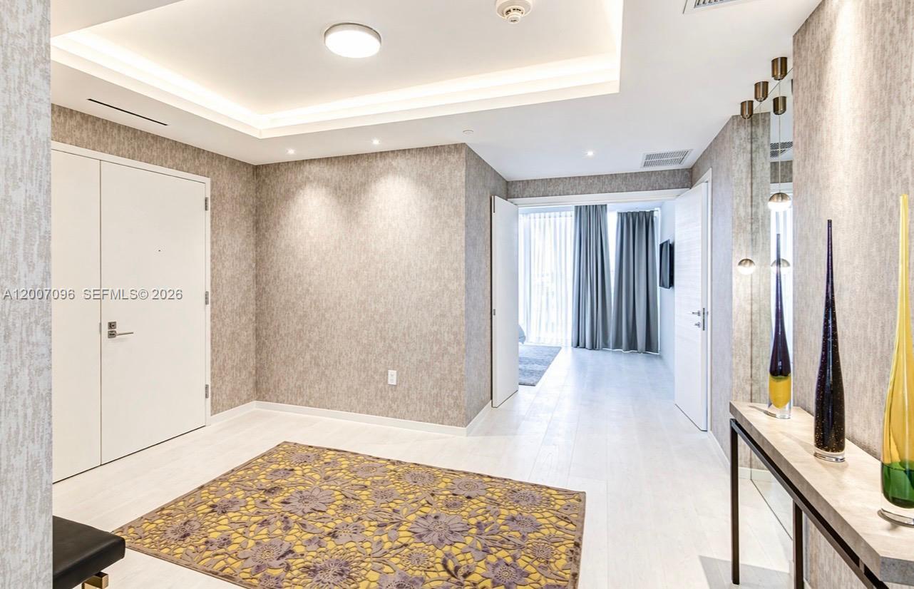 1 Collins Ave #606 Miami Beach, FL 33139