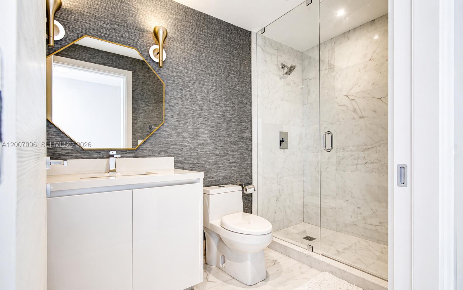 1 Collins Ave #606 Miami Beach, FL 33139