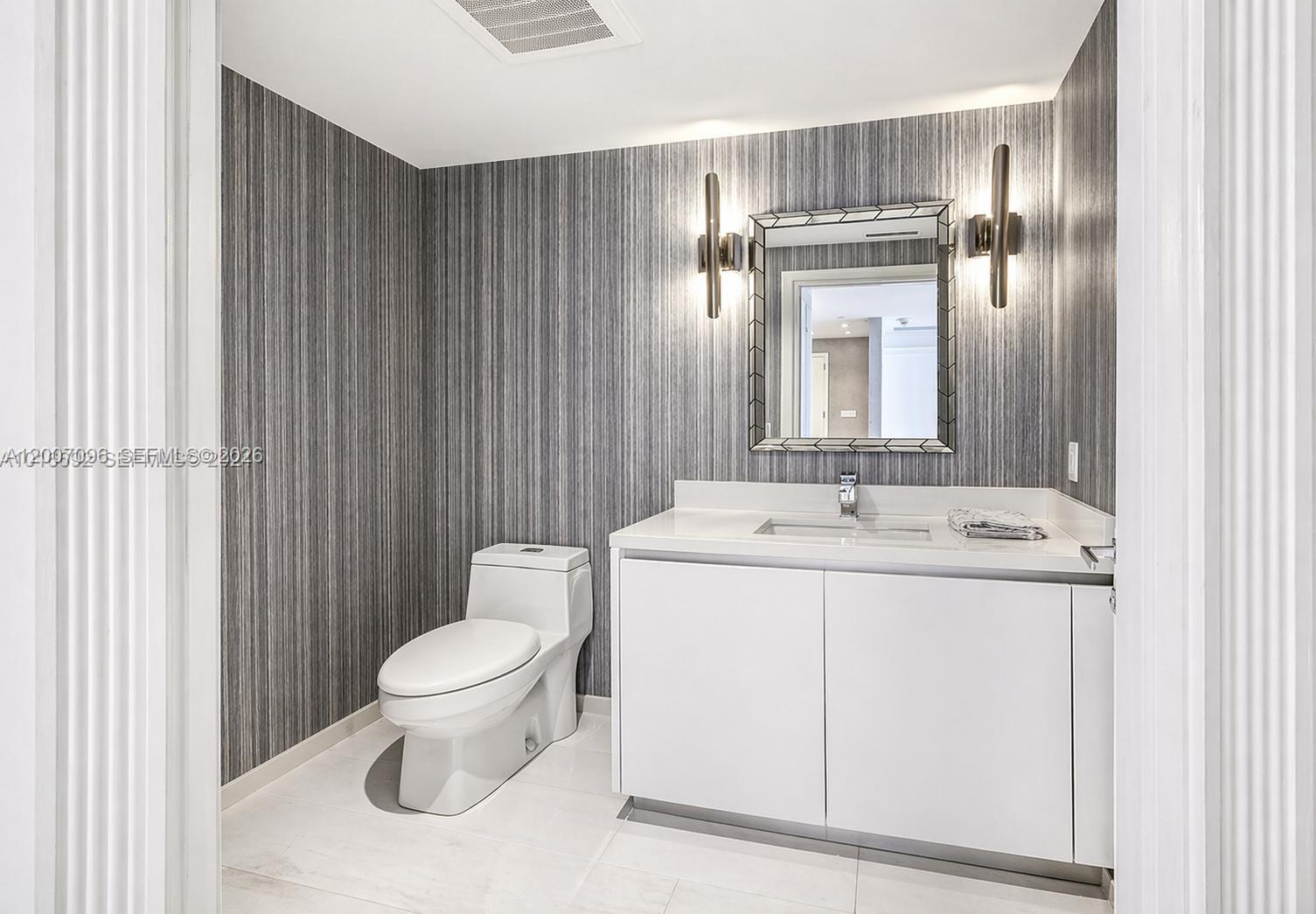 1 Collins Ave #606 Miami Beach, FL 33139