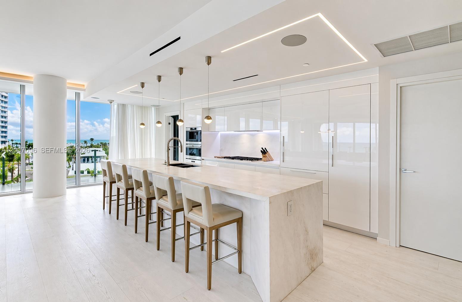 1 Collins Ave #606 Miami Beach, FL 33139