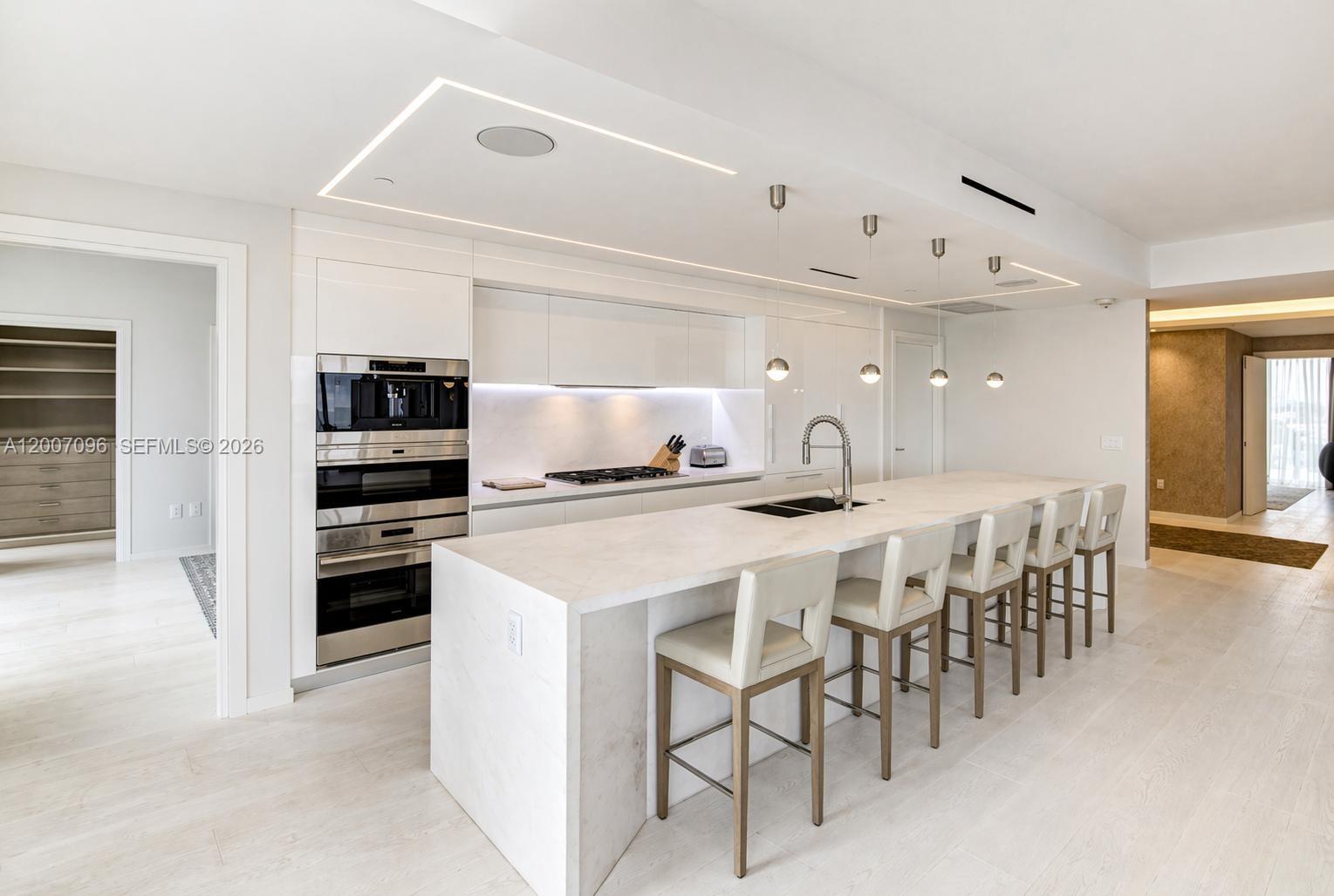 1 Collins Ave #606 Miami Beach, FL 33139