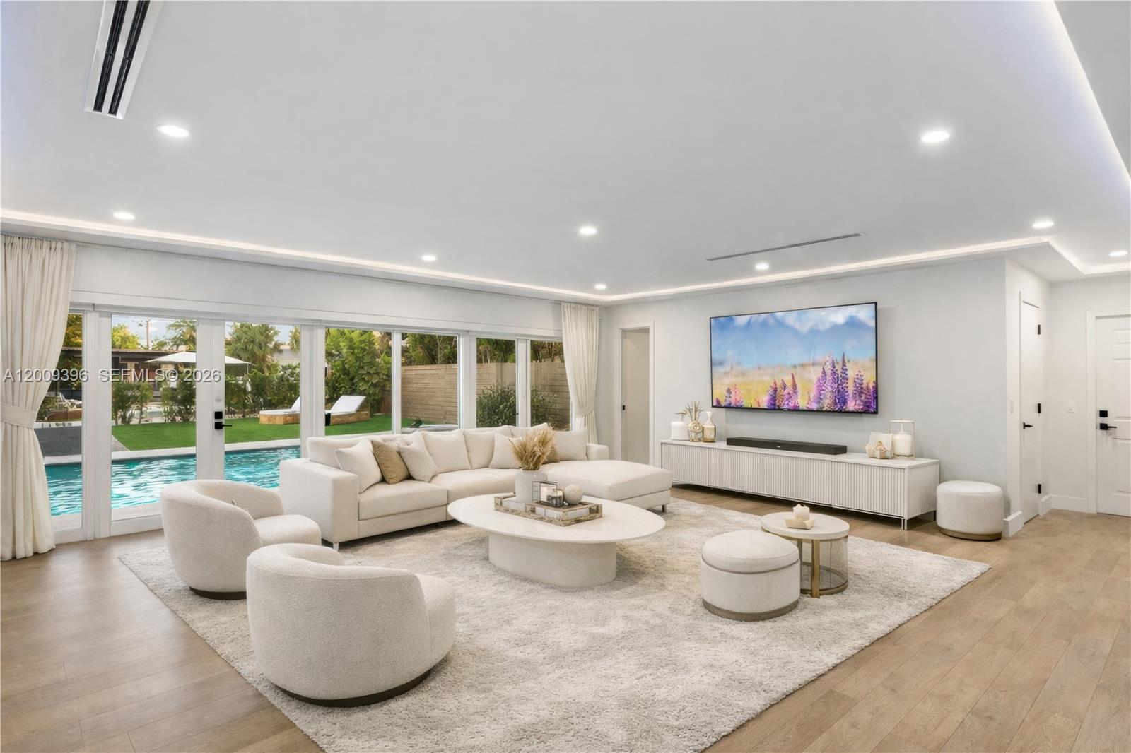 1560 Cleveland Rd Miami Beach, FL 33141