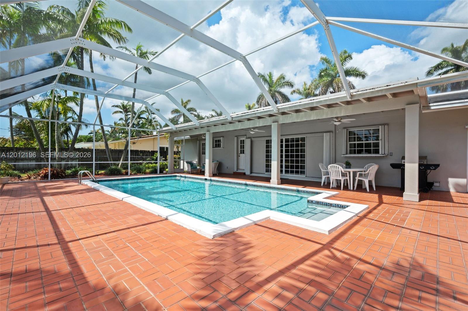 15705 SW 77th Ave Palmetto Bay, FL 33157