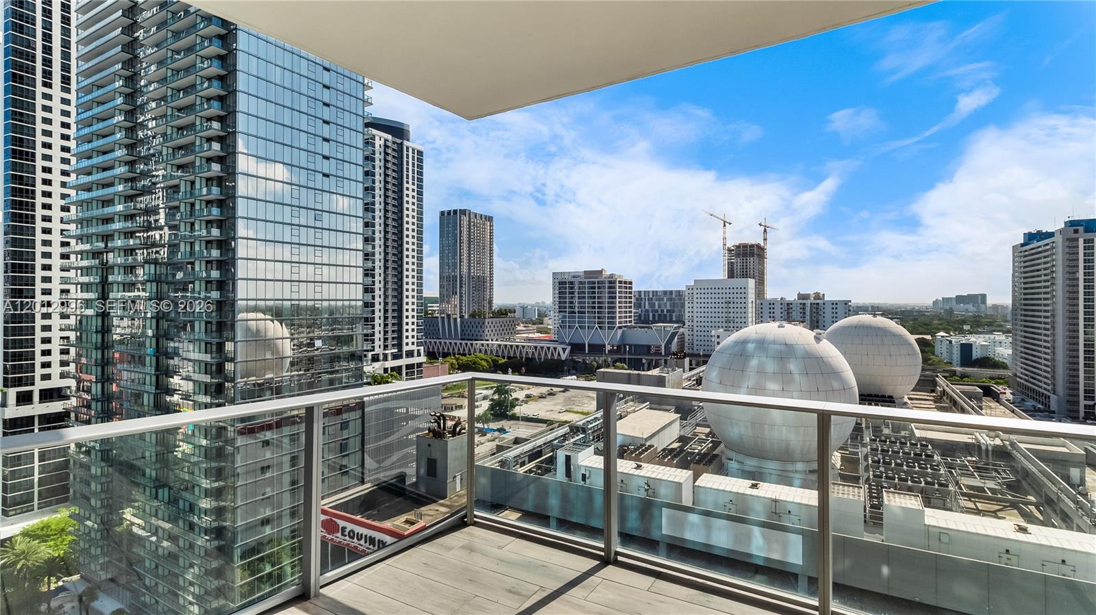 851 NE 1st Ave #1606 Miami, FL 33132
