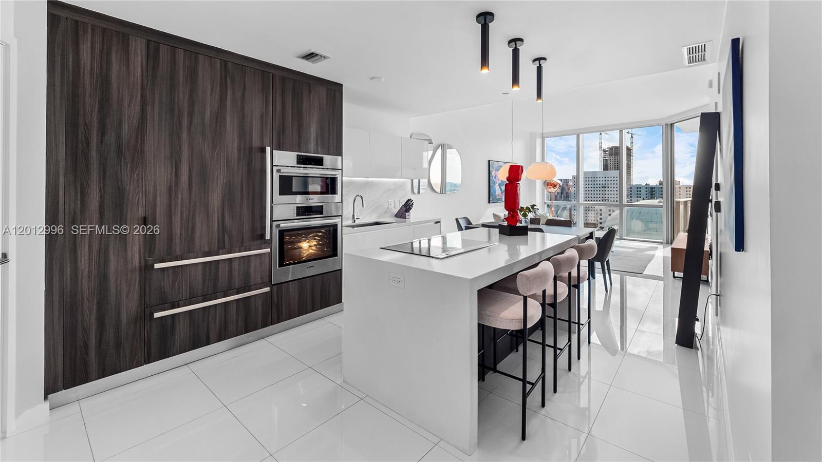 851 NE 1st Ave #1606 Miami, FL 33132