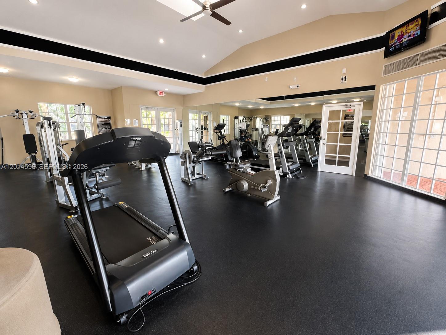 2890 N Oakland Frst Dr #203 Oakland Park, FL 33309
