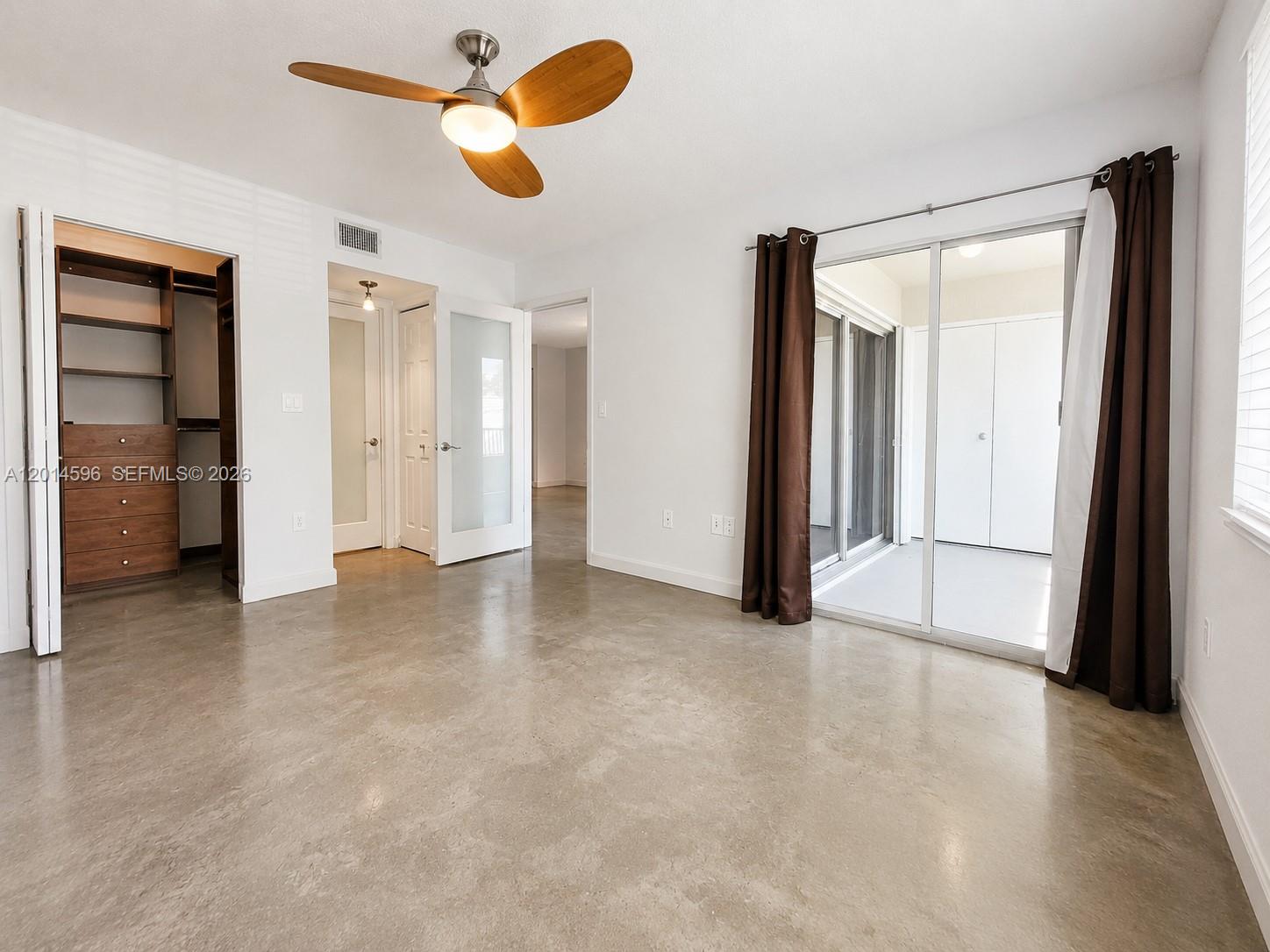 2890 N Oakland Frst Dr #203 Oakland Park, FL 33309