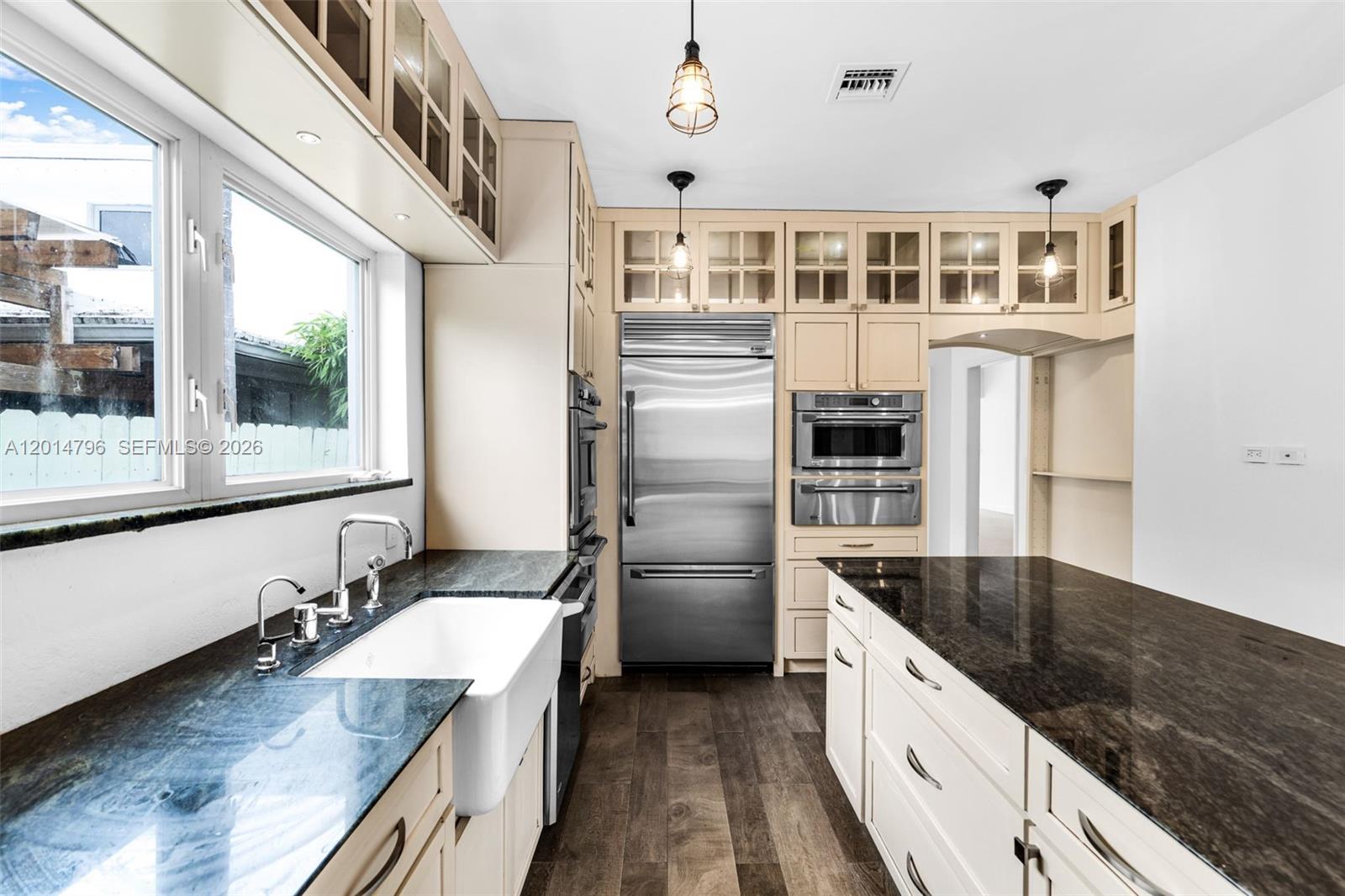 1232 Lenox Ave Miami Beach, FL 33139
