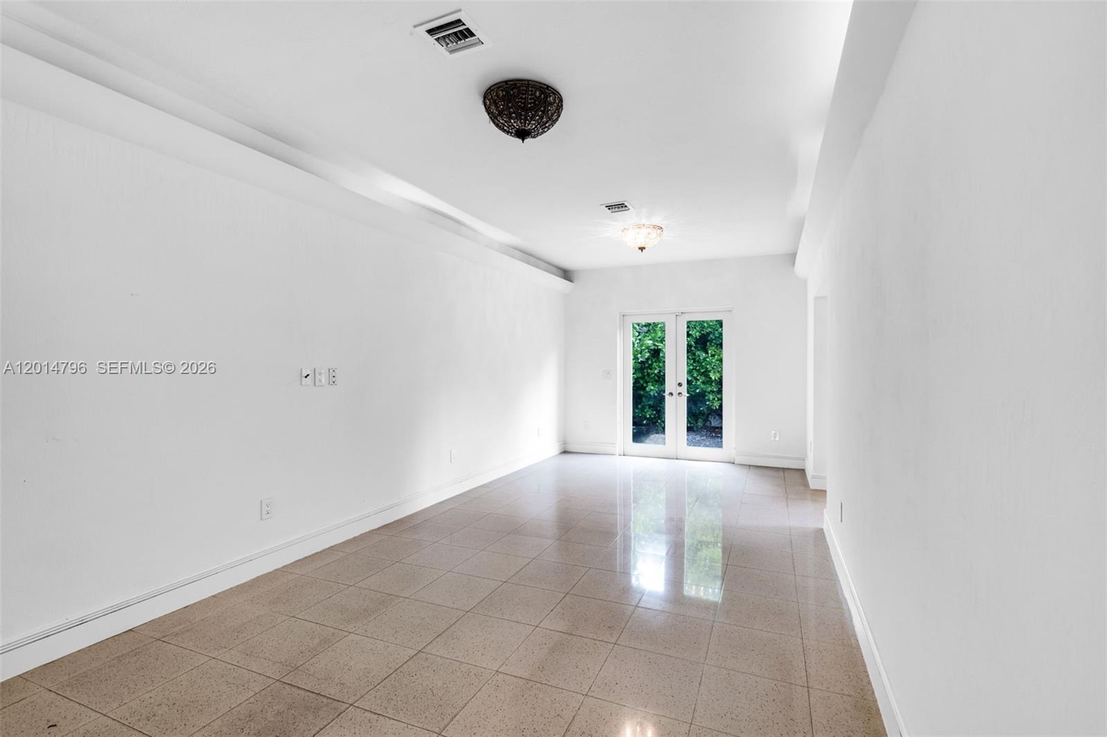 1232 Lenox Ave Miami Beach, FL 33139