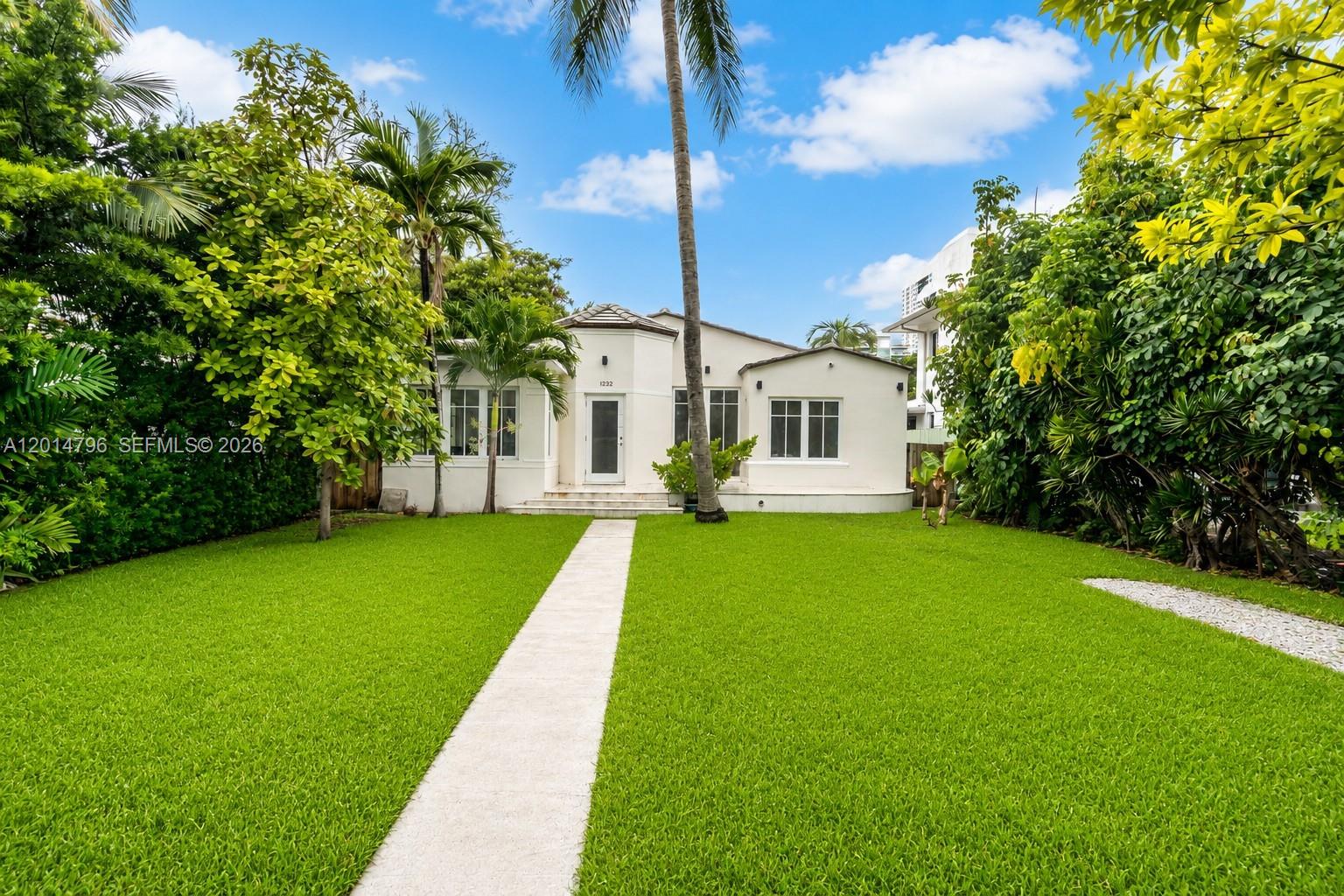 1232 Lenox Ave Miami Beach, FL 33139