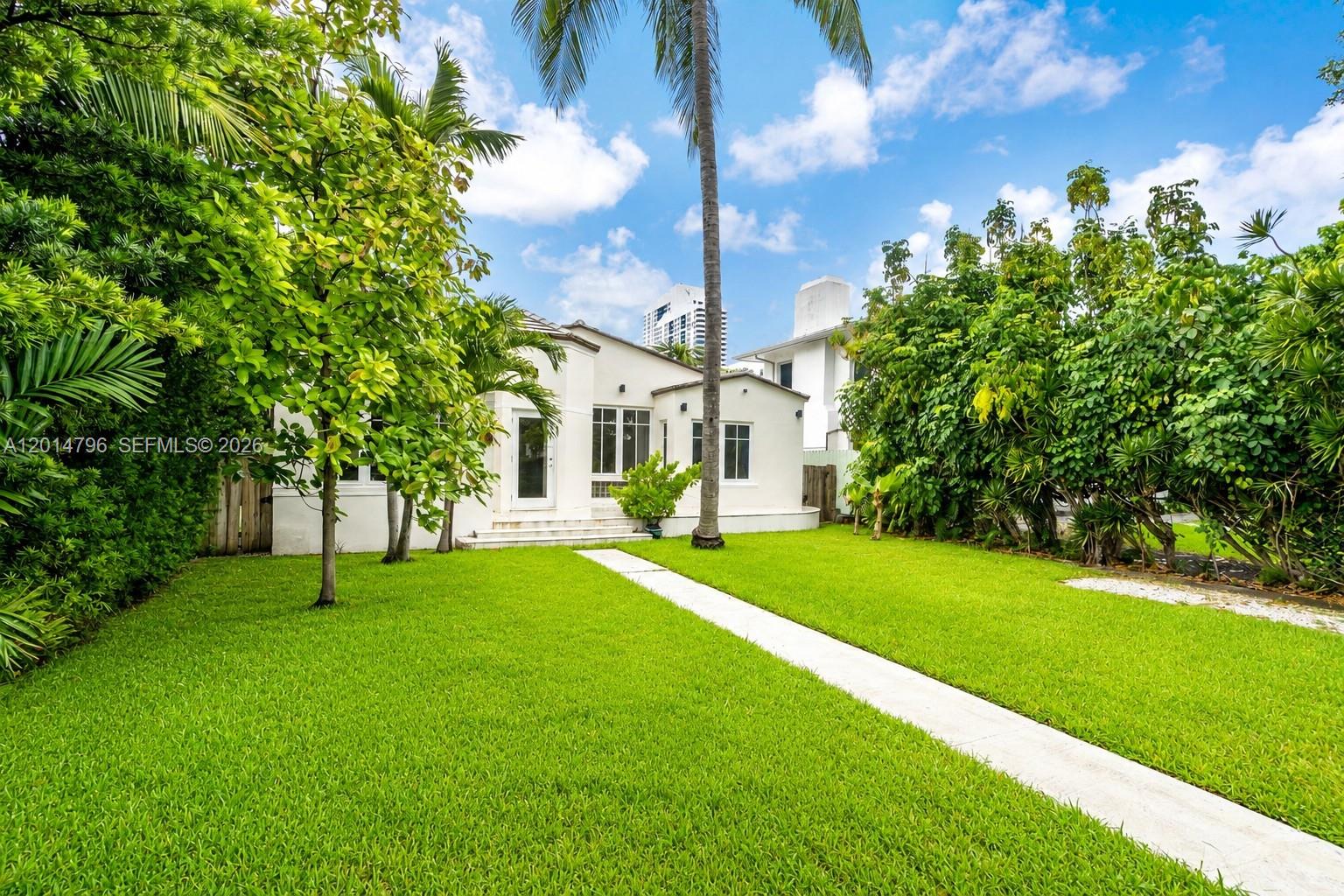 1232 Lenox Ave Miami Beach, FL 33139