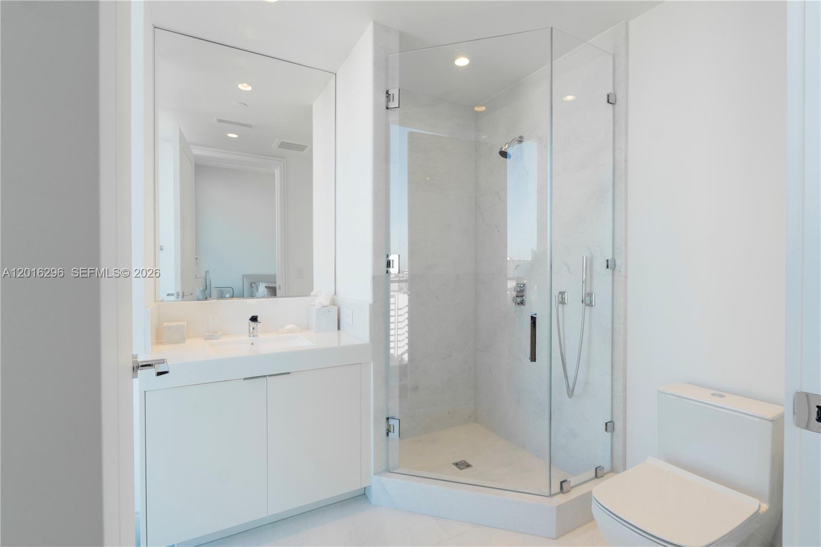17975 Collins Ave #N-1402 Sunny Isles Beach, FL 33160