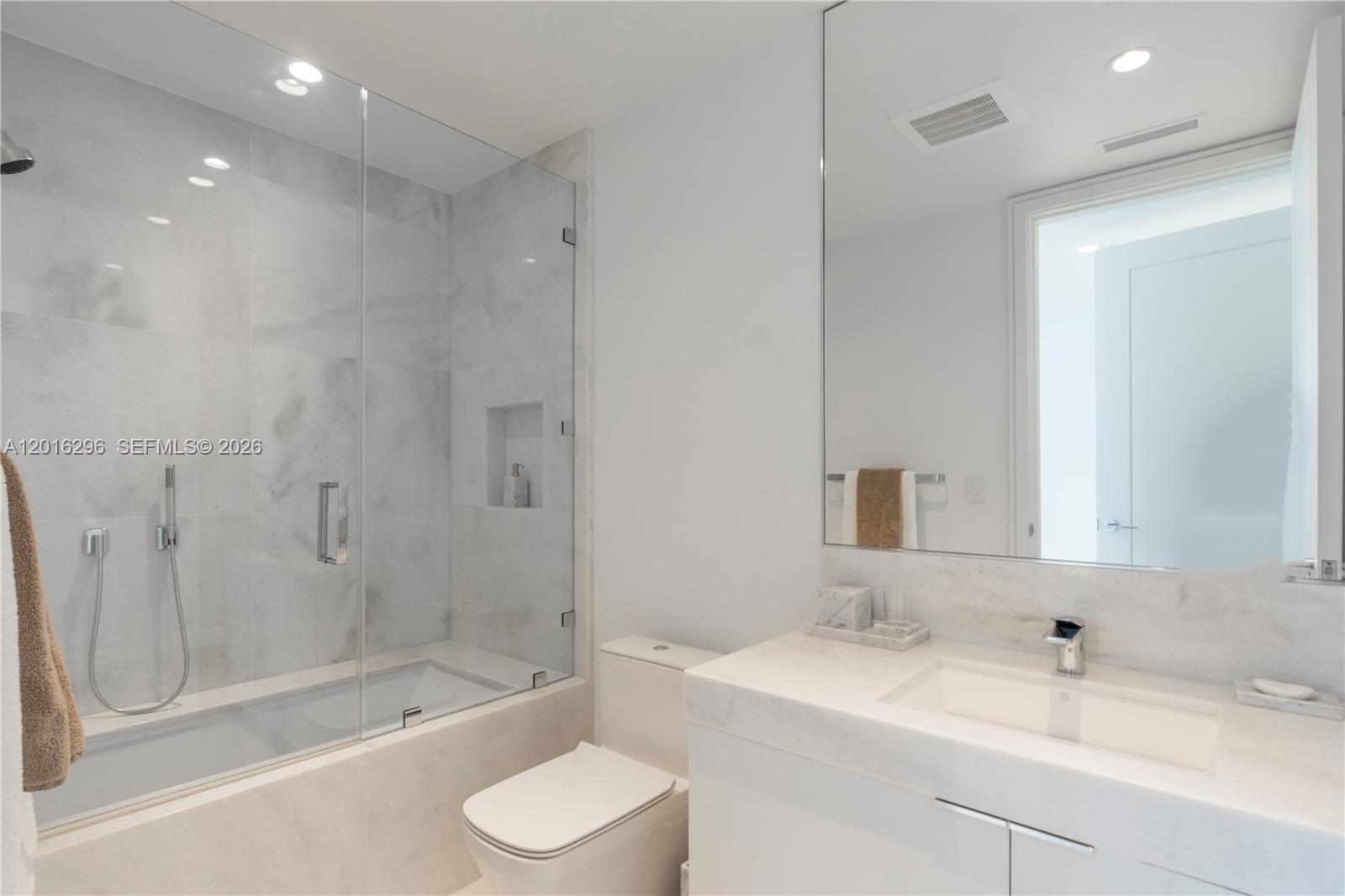 17975 Collins Ave #N-1402 Sunny Isles Beach, FL 33160