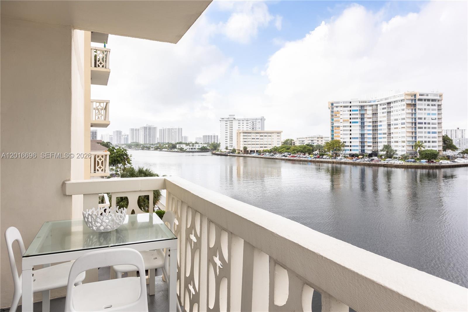 1817 S Ocean Dr #320