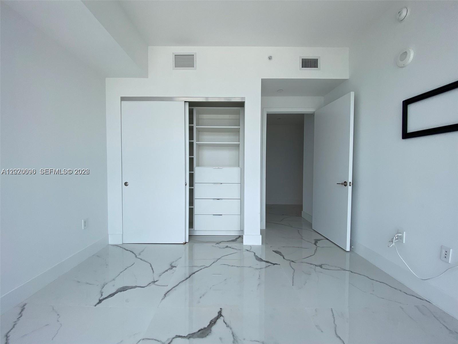 image Elysee Miami43