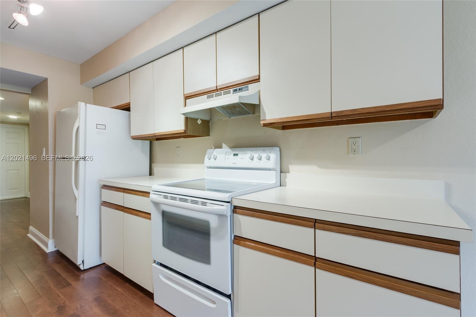 1420 Sheridan St #3H