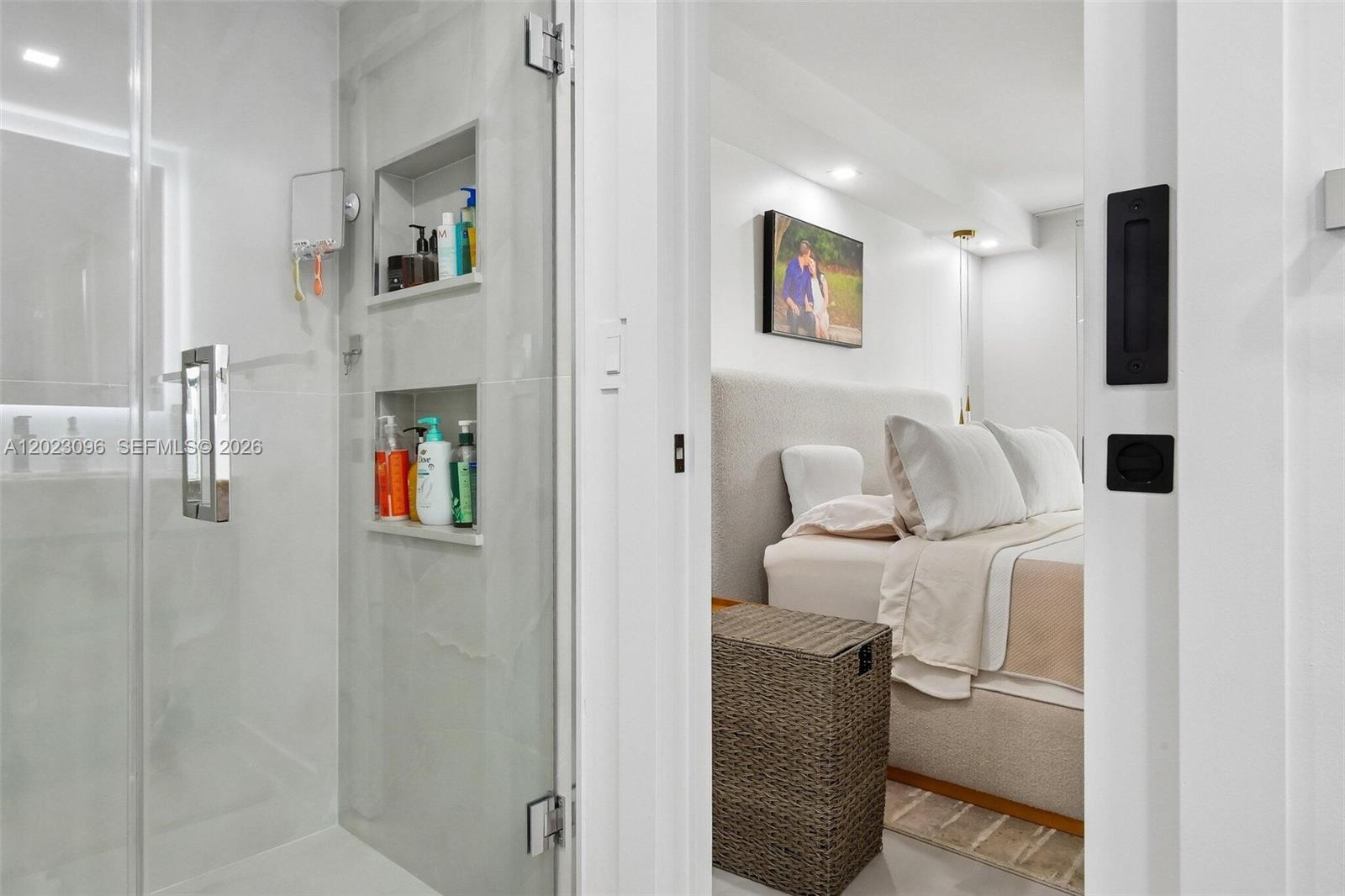 425 Grapetree Dr #211 Key Biscayne, FL 33149