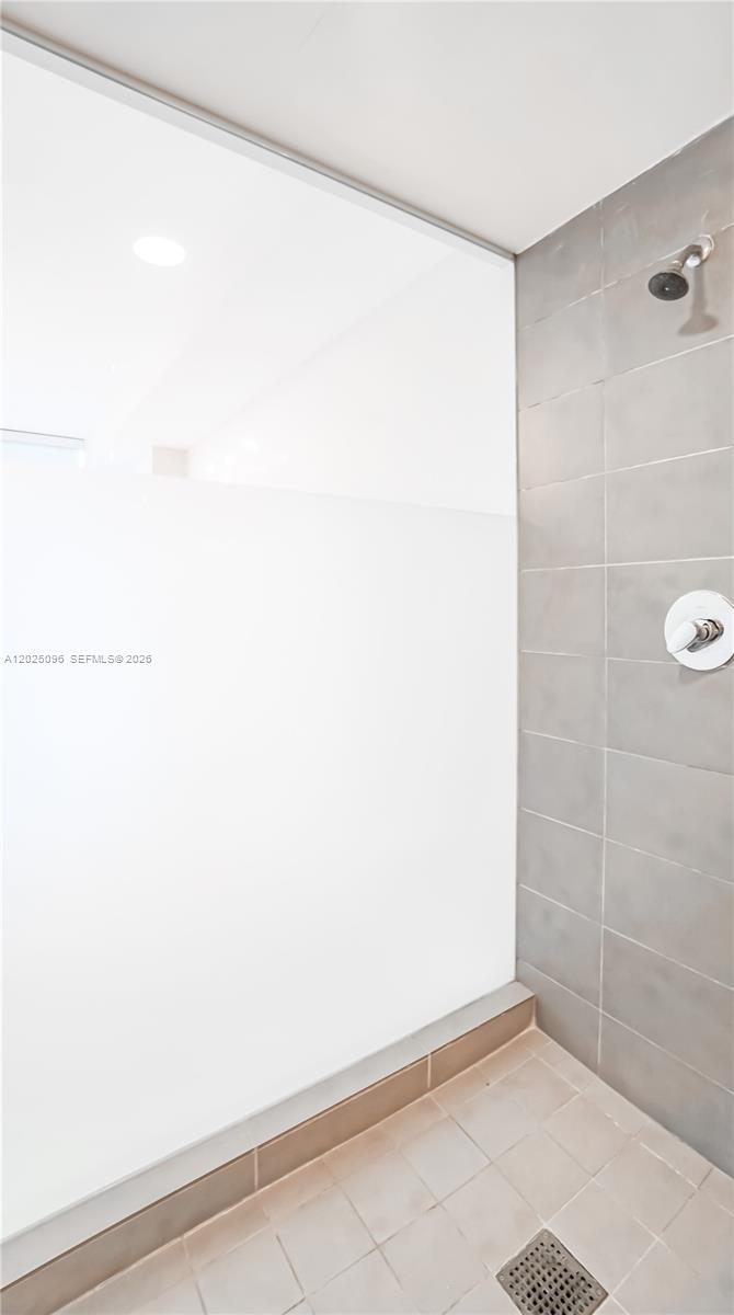 92 SW 3rd St #1803 Miami, FL 33130