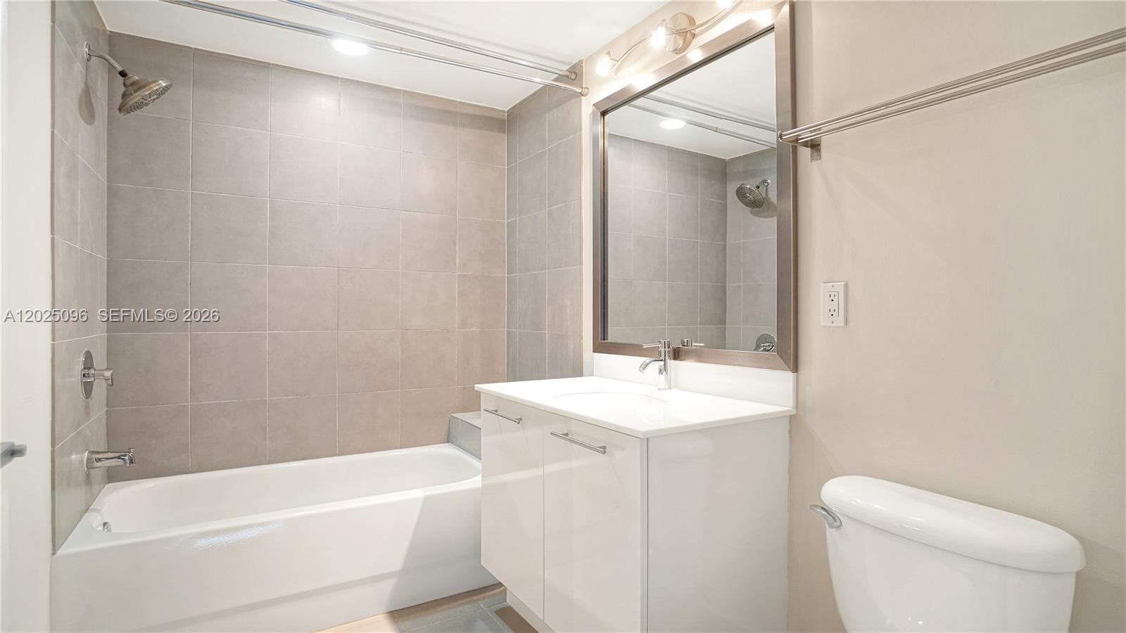 92 SW 3rd St #1803 Miami, FL 33130