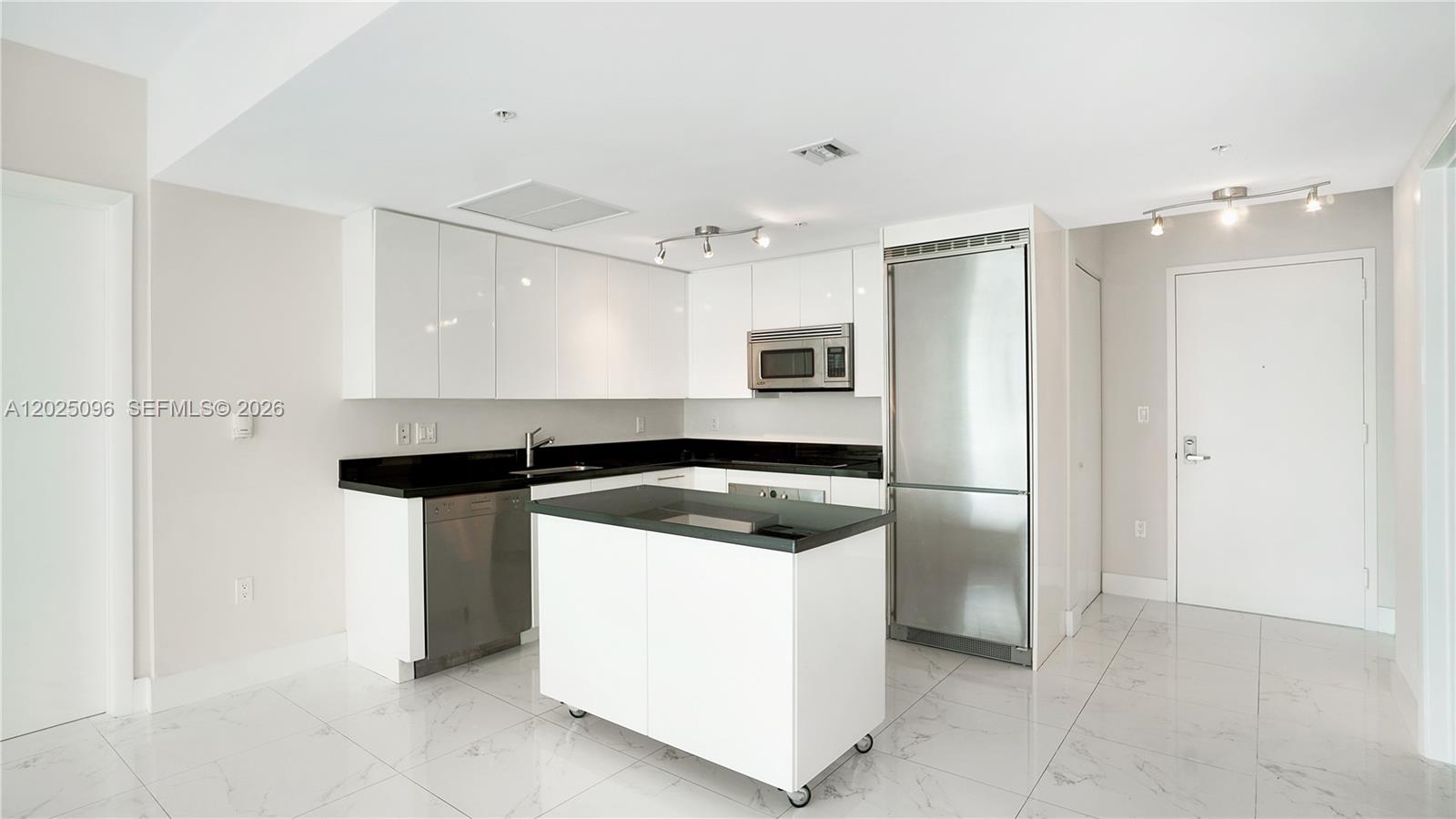 92 SW 3rd St #1803 Miami, FL 33130