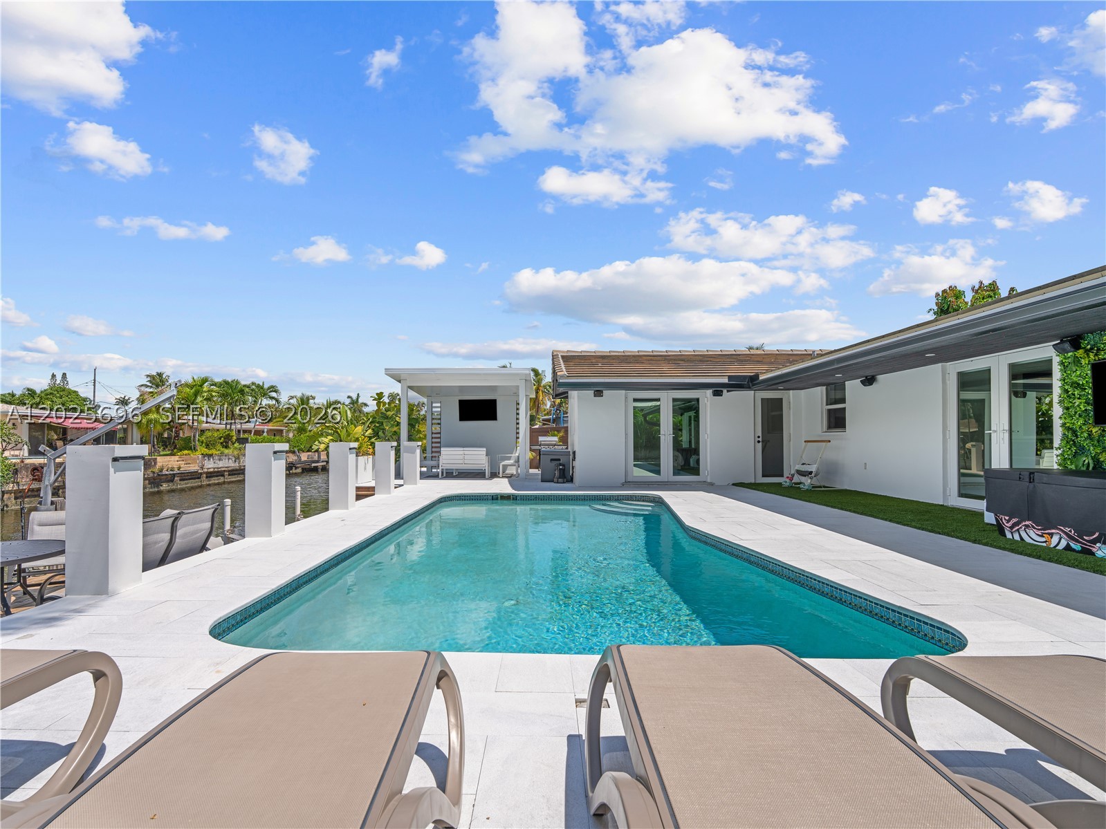 1701 SW 3rd Ave Pompano Beach, FL 33060