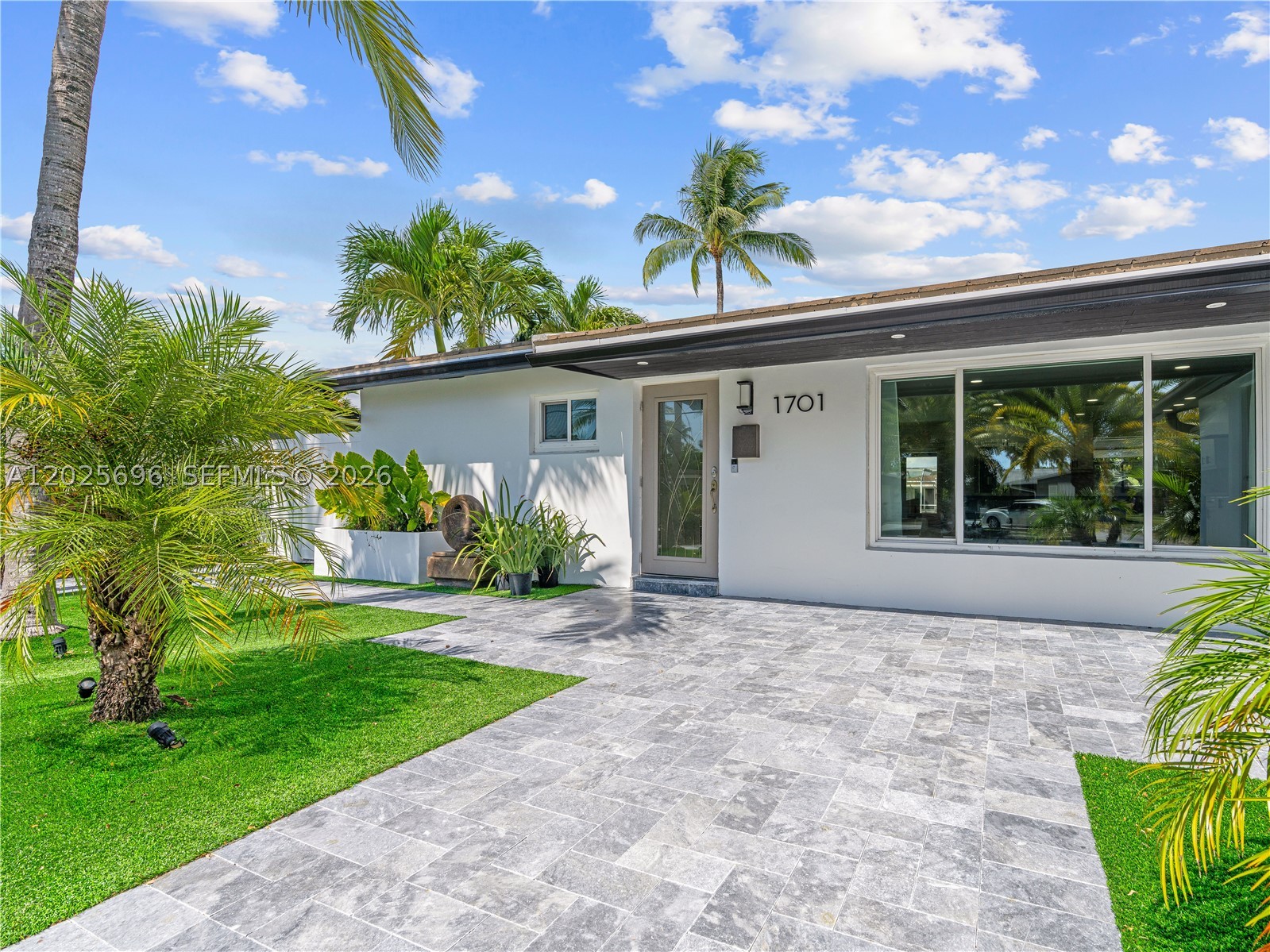 1701 SW 3rd Ave Pompano Beach, FL 33060