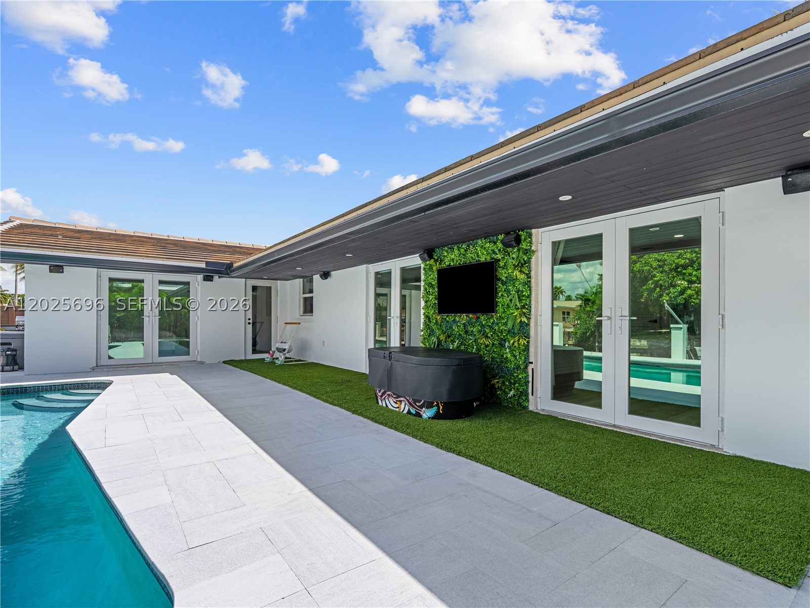 1701 SW 3rd Ave Pompano Beach, FL 33060