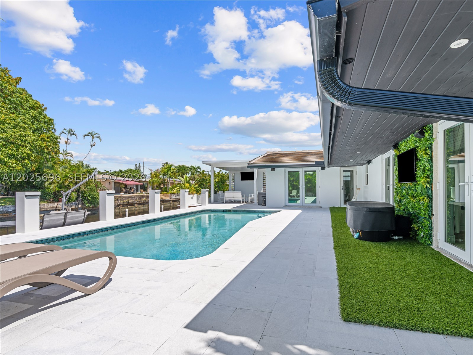 1701 SW 3rd Ave Pompano Beach, FL 33060