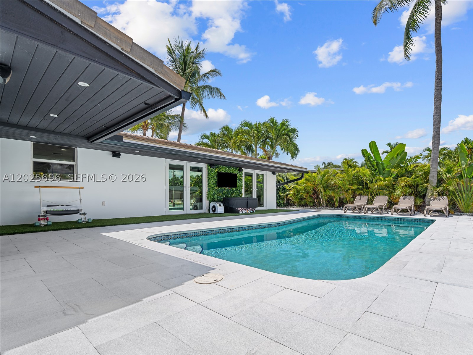 1701 SW 3rd Ave Pompano Beach, FL 33060