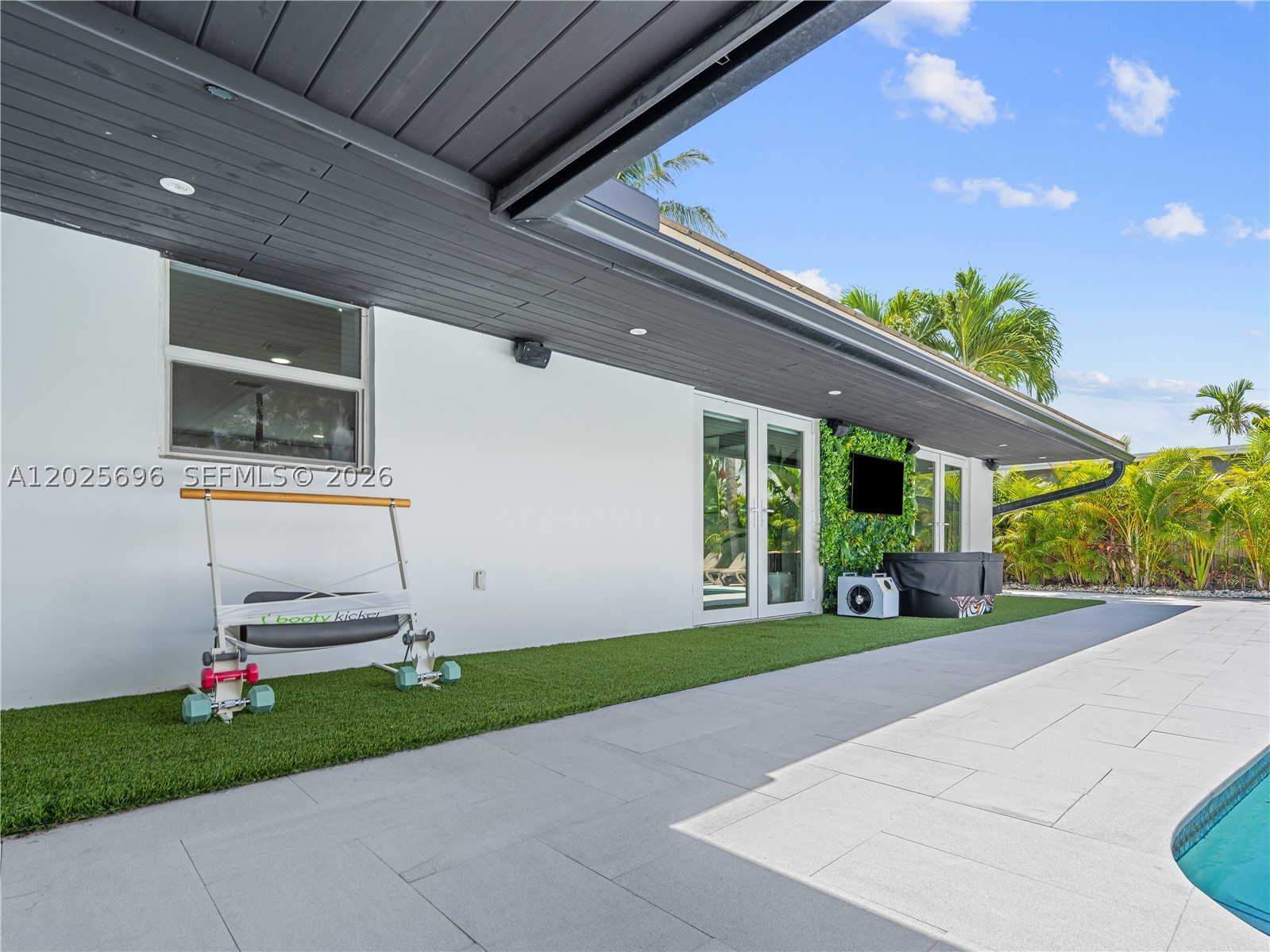 1701 SW 3rd Ave Pompano Beach, FL 33060
