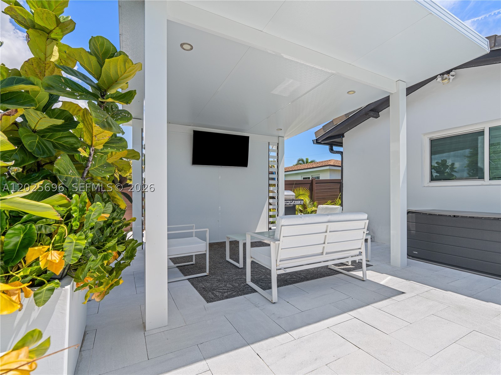 1701 SW 3rd Ave Pompano Beach, FL 33060