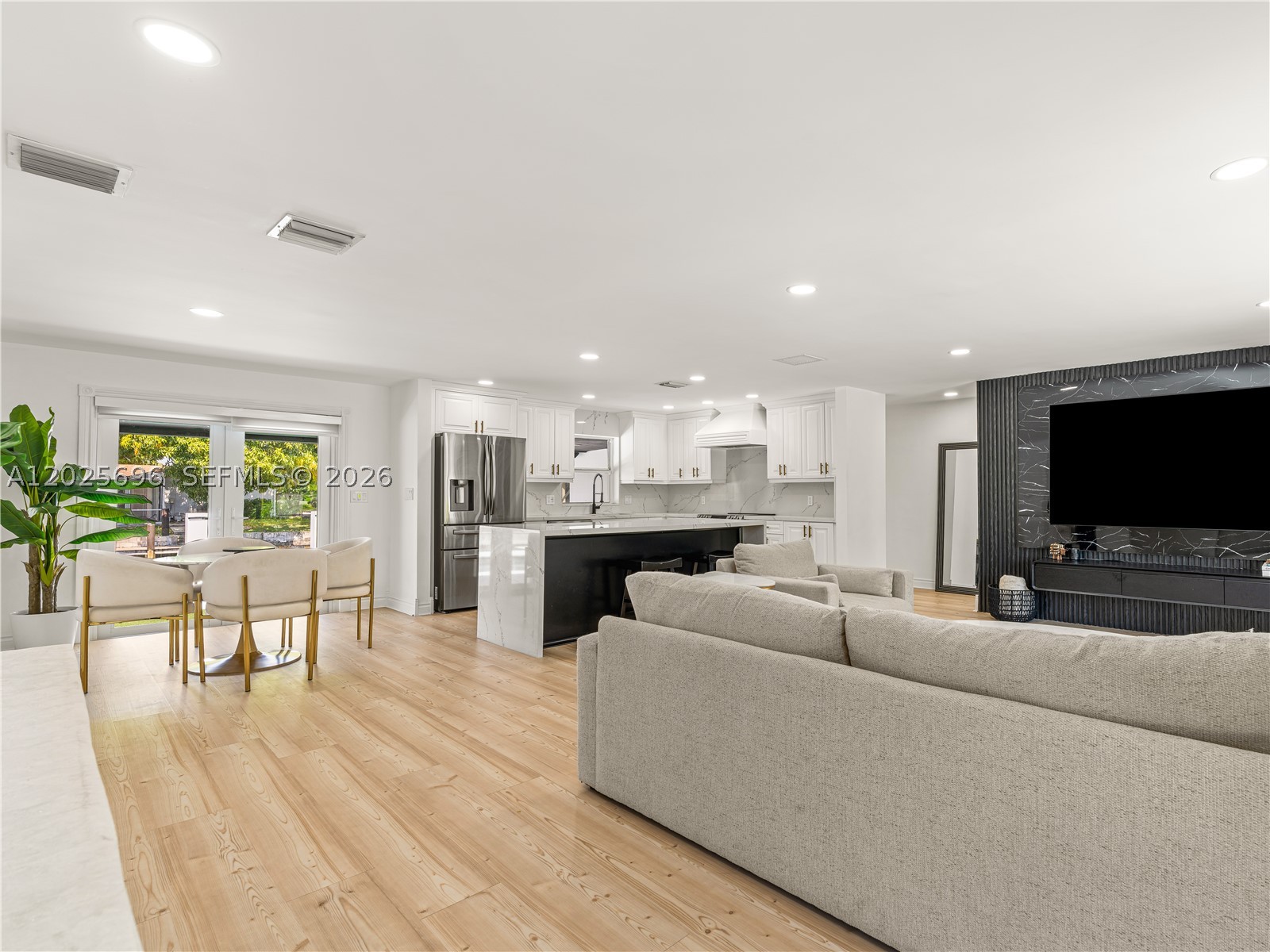 1701 SW 3rd Ave Pompano Beach, FL 33060