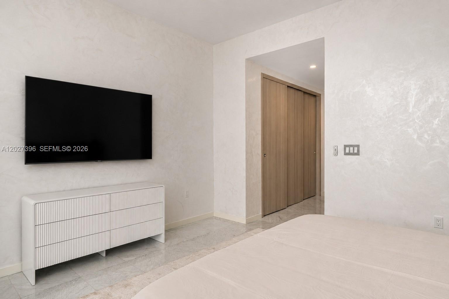 1000 Brickell Plz #PH5203 Miami, FL 33131