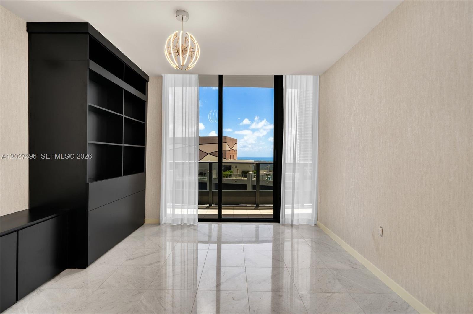 1000 Brickell Plz #PH5203 Miami, FL 33131