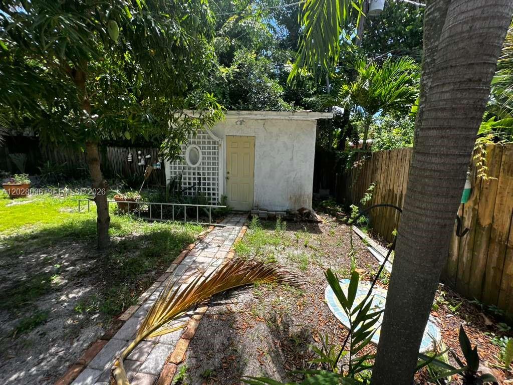 2318 N Ocean Blvd Fort Lauderdale, FL 33305