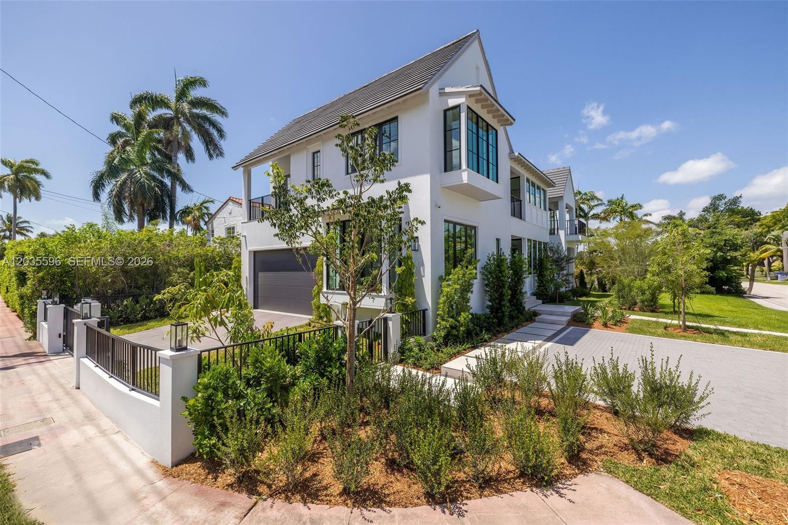 5262 La Gorce Miami Beach, FL 33140